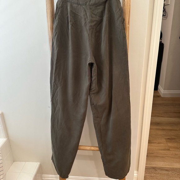 Lover and Friends Wide leg pants in Khaki SIZE SMALL - Picture 3 of 3